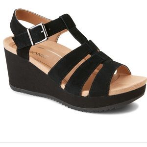Vionic Tawny Women’s wedge sandal